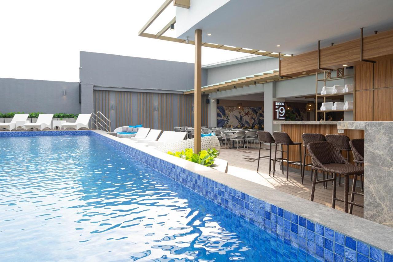 Bayfront Hotel Cebu Capitol Site Exterior photo